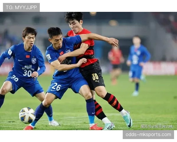 上海申花中场结构偏防守，比赛节奏掌控力受限，攻防转换效率面临考验